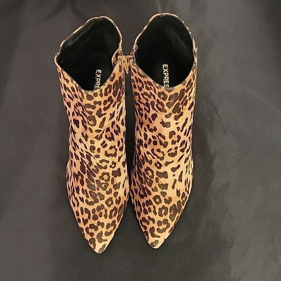 BRAND NEW EXPRESS LEOPARD PRINT SUEDE POINTED TOE WOMEN"S BOOT - Picture 3 of 16